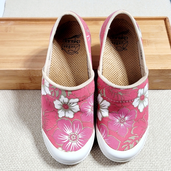 Dansko Vegan Volley Women's Clog Pink White & Cream Floral EU 37 (US 6.5 - 7) - Picture 5 of 9